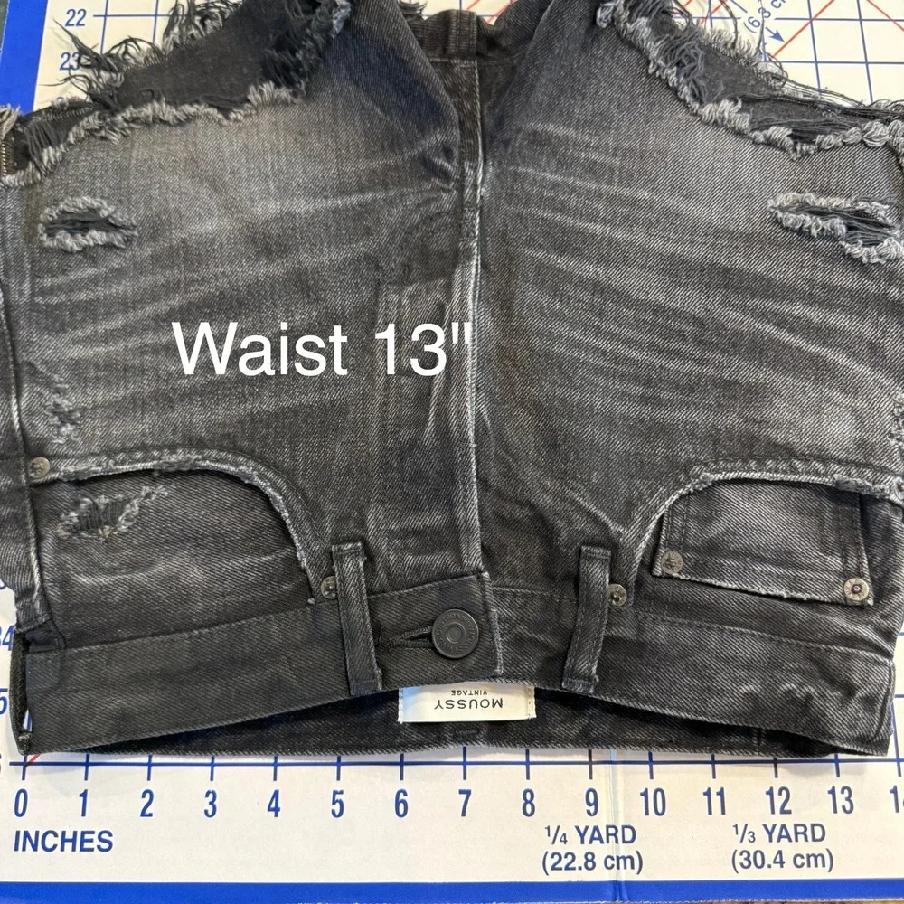 Moussy Vintage Womens Distressed‎ Denim Howa Shorts Black Raw Hem Japan Size 24